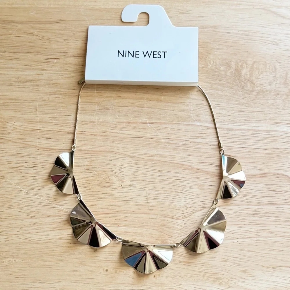 Nine West 16” Elegant Gold Tone Statement Collar Necklace Geometric Ripple Wavy - Picture 5 of 6